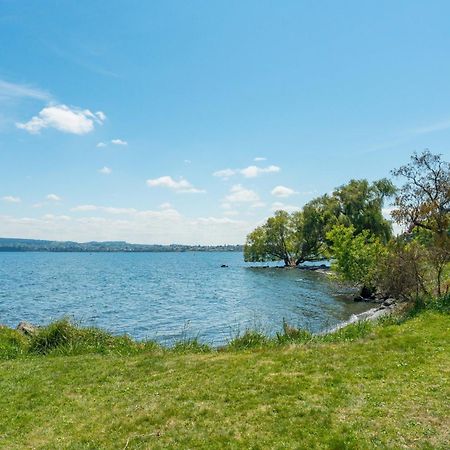 Lakeview Cottage - Rainbow Point Holiday Home Taupo Eksteriør bilde